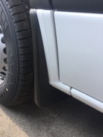 Spritzlappen vorn links von hinten.JPG (121.32 KiB) 19709 mal betrachtet Spritzlappen vorn links von hinten