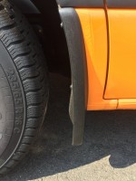 Spritzlappen v.l. kommunal seitlich.JPG (164.71 KiB) 19710 mal betrachtet Spritzlappen v.l. kommunal seitlich