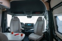 i_HYMER_Free_S_Blick_ins_Fahrerhaus.jpg