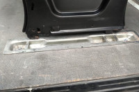 nicht vorhandene Verriegelung auf der Seitentürseite