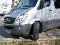 ganz nach links eingeschlagen schleift der Reifen innen - ist aber kein Sprinter 4x4!!!