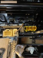 Bild 4 Fahrersitzstecker von vorne.jpg