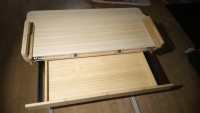 IMG_20220303_212850_197.jpg (59.71 KiB) 8145 mal betrachtet Nun klappen wir mal die kleine Tischplatte rüber und geben so das Ablagefach frei...