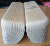 Kantholz 6x8x21cm mit der Kreissäge gemäß an die Verkleidung angepasster Pappschablone im richtigen Winkel abgeschrägt...