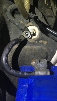Massepunkt Batterie auf Karosse.
