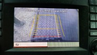 So stimmt es wieder! Die rote Linie ganz knapp hinter dem äußersten Punkt des Fahrzeugs (Trittstufe)