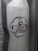 IMG_20240904_193222.jpg (84.66 KiB) 8663 mal betrachtet Blick von außen auf die C-Säule bei demontierten starren Schlossbügel