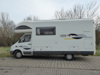 Seitenansicht mit alter Feder