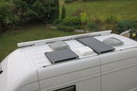 IMG_1559.jpg (129.85 KiB) 15359 mal betrachtet Die Dachluken und insgesamt 150 Watt Solar