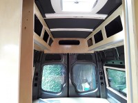 Die Oberschränke im Heck