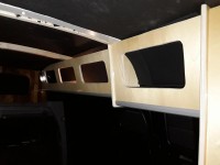 Schränke über der Küche