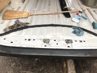 geputzt, das Plastikmuster hat sich ins Lack gefressen
