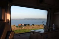 Schottland_03.jpg (75.85 KiB) 10442 mal betrachtet Blick aus dem Fenster auf Edinburgh.